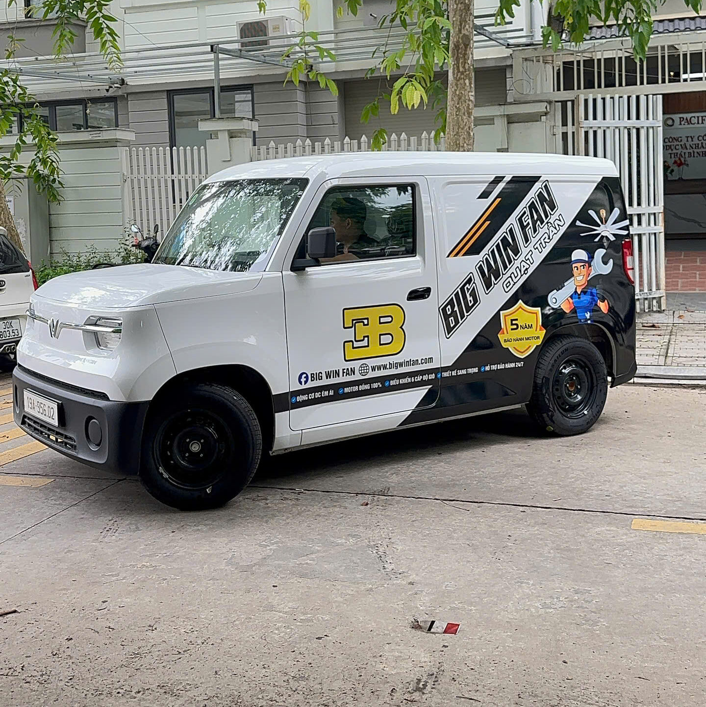 Dán QC Doanh Nghiệp 1 Dự án decal quảng cáo ô tô Giang Wrap