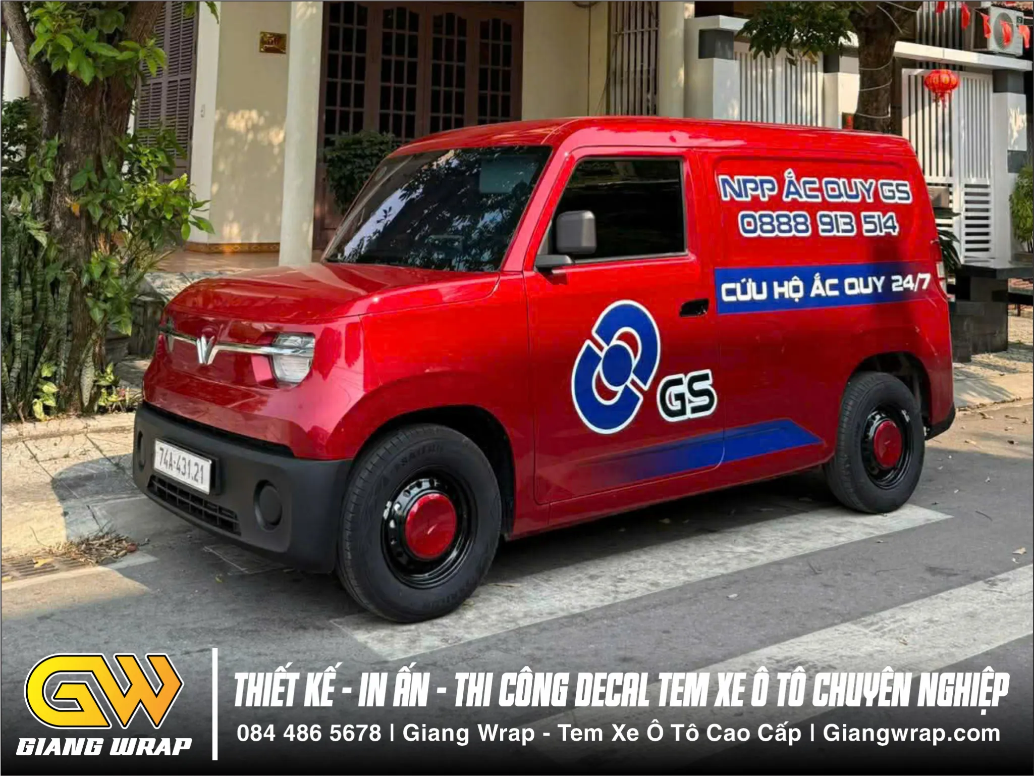 Mẫu decal quảng cáo doanh nghiệp tối giản trên xe ô tô